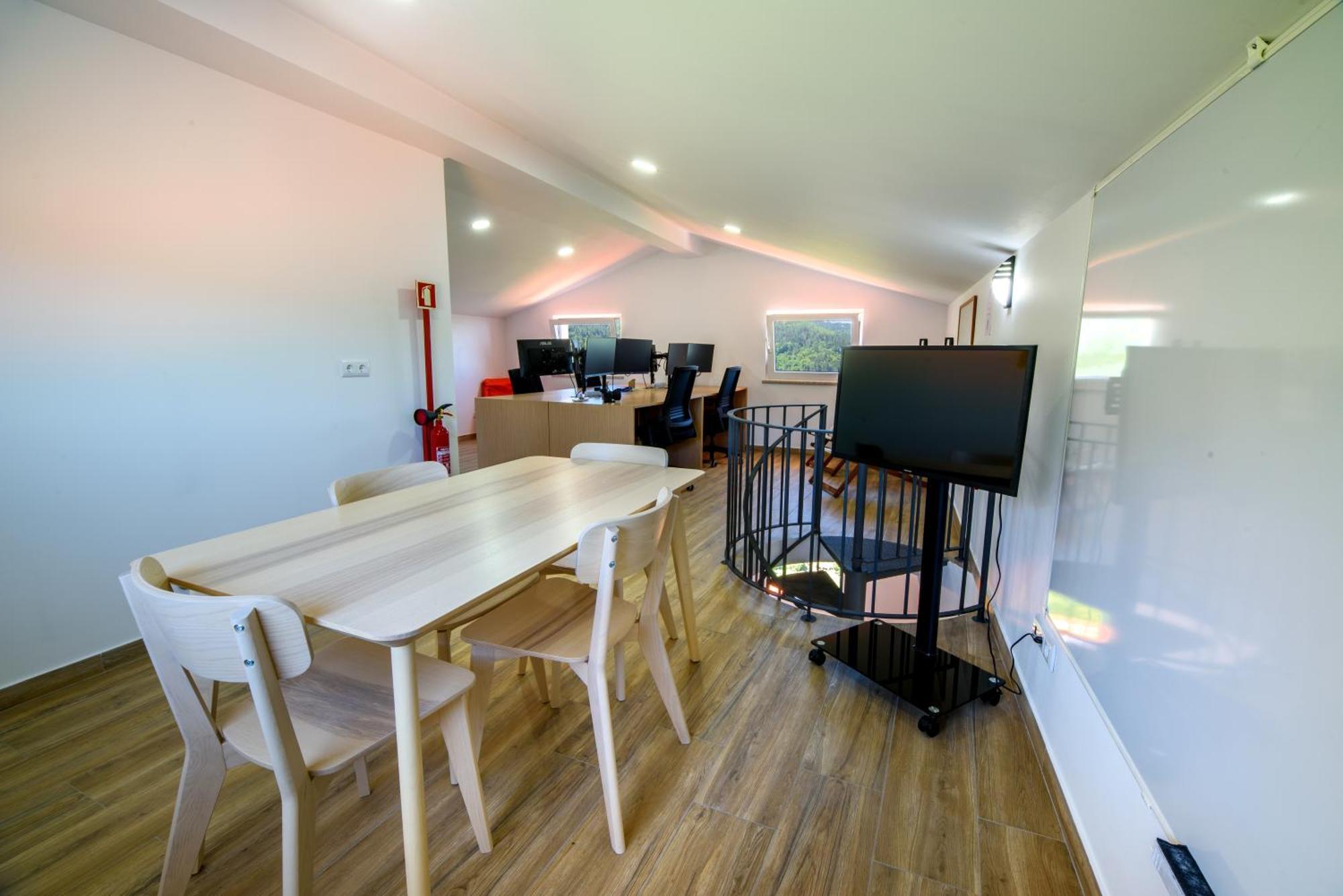 Casa Do Beco - Fabulous 3 Bedroom House With An Office, Seia, Serra Da Estrela Lapa dos Dinheiros Esterno foto